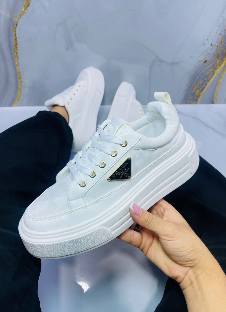 Prada Blanca Logo PD22