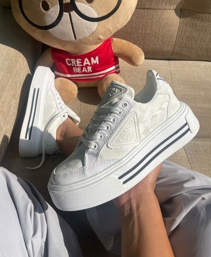 Prada Blanca Cuadros PD17